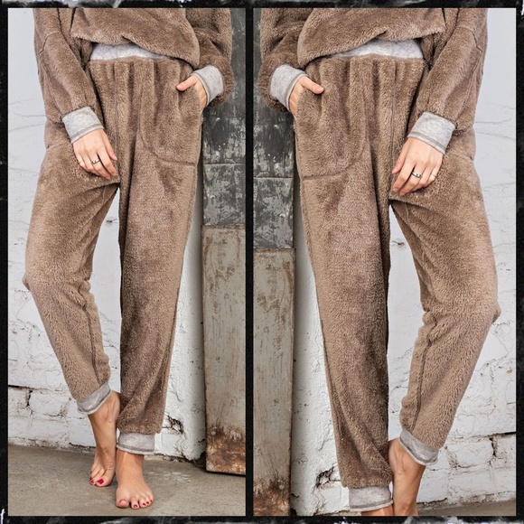 easel Pants & Jumpsuits Easel Ultra Lux Teddy Fur 2 Piece Hoodie